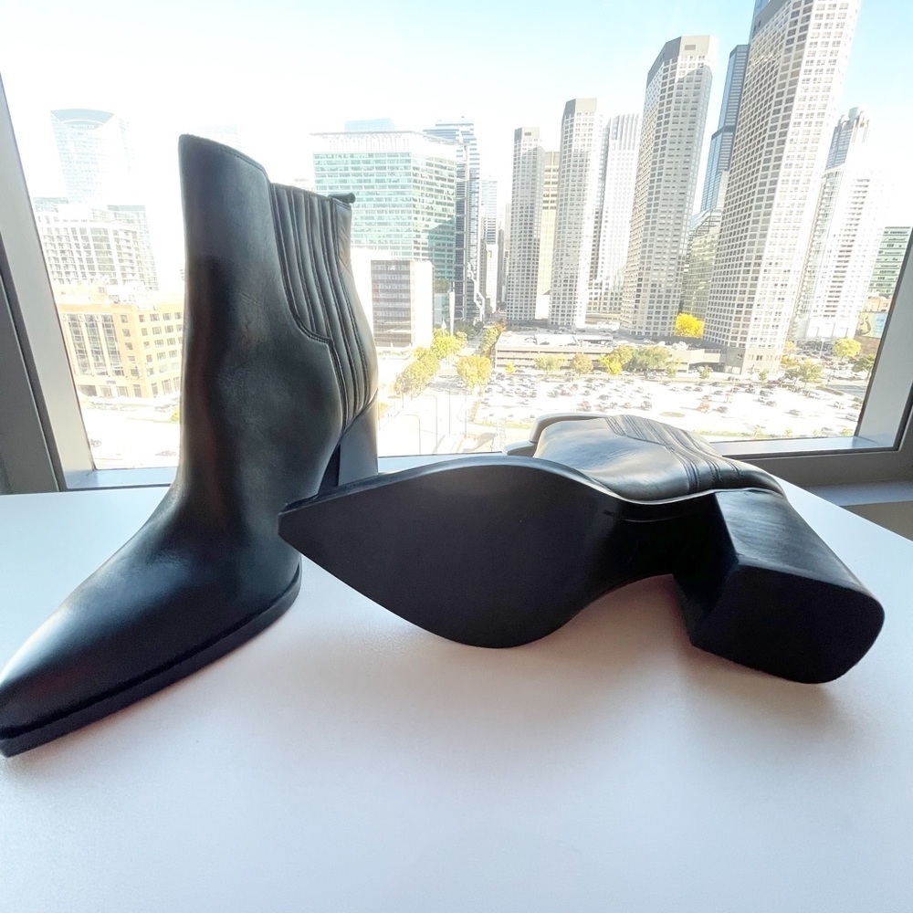 Marc Fisher Mayden Black Leather Sleek Western Pointed Leather Boots Size 10